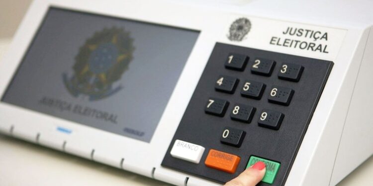 Urna eletrônica celebra nesta terça-feira 29 anos de segurança e inovação no Brasil