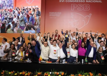 Governador celebra posse de João Campos no PSB: “Seguimos mais fortes e unidos rumo a 2026”