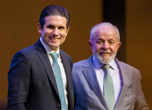 Distanciamento entre Hugo Motta e Planalto ganha novo capítulo com recuo estratégico e repercussão nacional