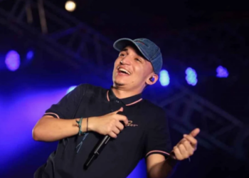 Cantor João Gomes promete animar o domingo em Campina Grande e chama técnico da Seleção para forró