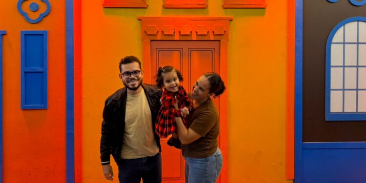 Primeira segunda-feira do Maior São João do Mundo leva famílias ao Parque do Povo com conforto, forró e muita animação