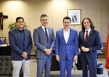 Veneziano acompanha prefeito de Cabedelo em audiência no Ministério das Cidades para tratar de obras de drenagem