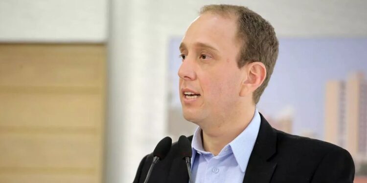 Bruno recebe prefeito de Sorocaba (SP) que participa de Fórum de Mobilidade Urbana em CG