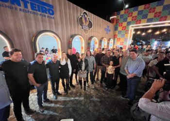 Veneziano participa da festa de São João em Monteiro e reafirma compromissos com a administração da prefeita Ana Paula