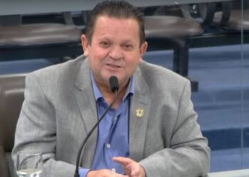 Projeto de Olímpio corrige distorções no 14° salário da Educação em Campina