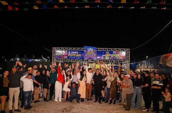 Maria Porto rouba a cena no São João de Cacimba de Dentro e mostra força popular