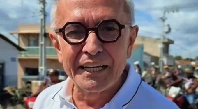 “Cuidado, porque o cavalo derruba o touro”, diz Cícero em resposta a postagem de Romero