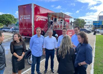 Veneziano diz que carreta do BNB em Campina Grande traz à população crédito facilitado e estímulo ao empreendedorismo