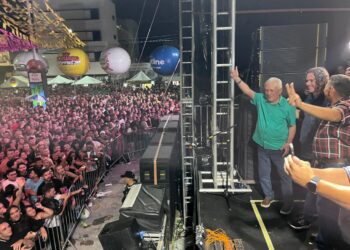 Veneziano participa do São João em Cajazeiras com a prefeita Corrinha, deputado Júnior Araújo, Zé Aldemir e grupo político, que reafirmam apoio à sua reeleição