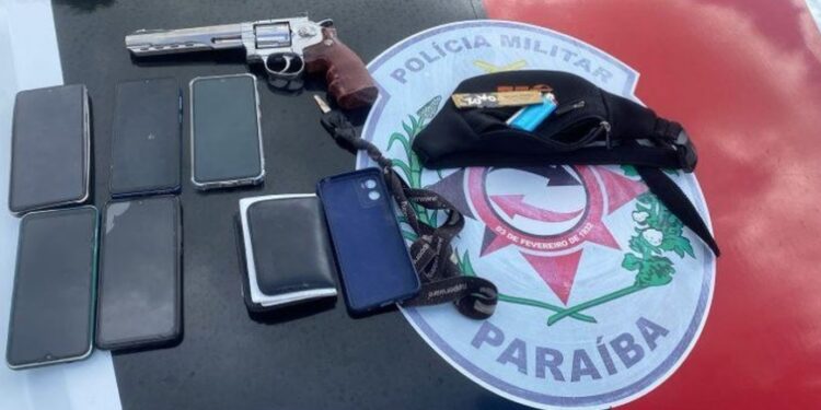 Polícia prende suspeitos que usavam arma falsa em assaltos em Caaporã