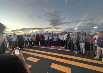 João Azevêdo e Ministro Silvio Costa inauguraram nova pista do aeroporto de Patos
