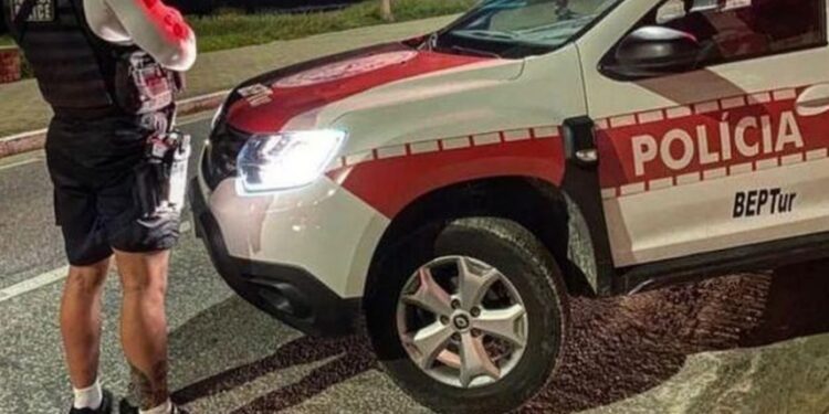 Três homens são detidos com drogas em área turística de João Pessoa