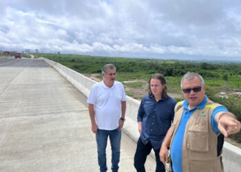 Com presença de Veneziano, tráfego é liberado no 1º viaduto da duplicação da BR 230, em Campina Grande