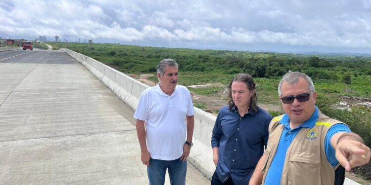 Com presença de Veneziano, tráfego é liberado no 1º viaduto da duplicação da BR 230, em Campina Grande