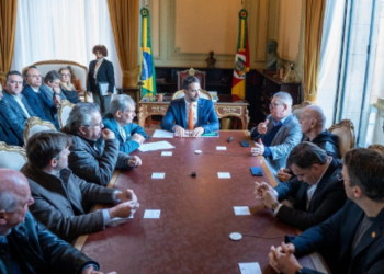 Governadores reagem com indignação ao “tarifaço” dos EUA e à articulação da família Bolsonaro