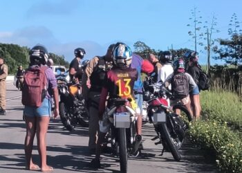 PM e PRF abordam grupo de “rolezinho” durante operação conjunta ontem na BR-101