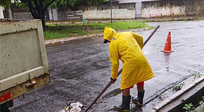 Seinfra reforça ações na rede de galerias para minimizar efeitos da chuva em João Pessoa
