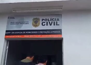 Polícia prende homem suspeito de tentar matar ex-companheira a facadas na Paraíba