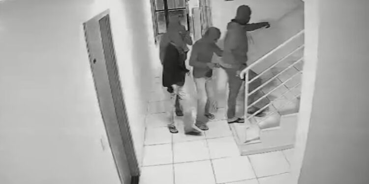 Polícia investiga execução de homem dentro de apartamento durante esta madrugada em João Pessoa