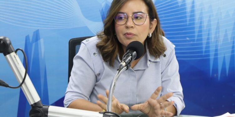 Pollyanna demonstra ‘dubiedade’ em convite à Veneziano para integrar base do governador; senador nunca demonstrou interesse