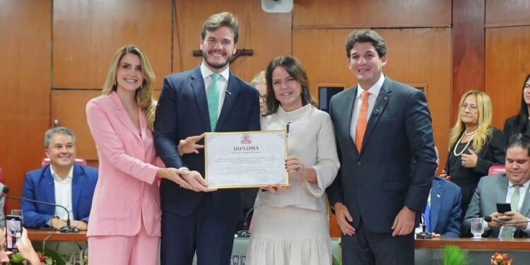 Bruno Cunha Lima recebe título de cidadão pessoense e destaca vínculos com João Pessoa