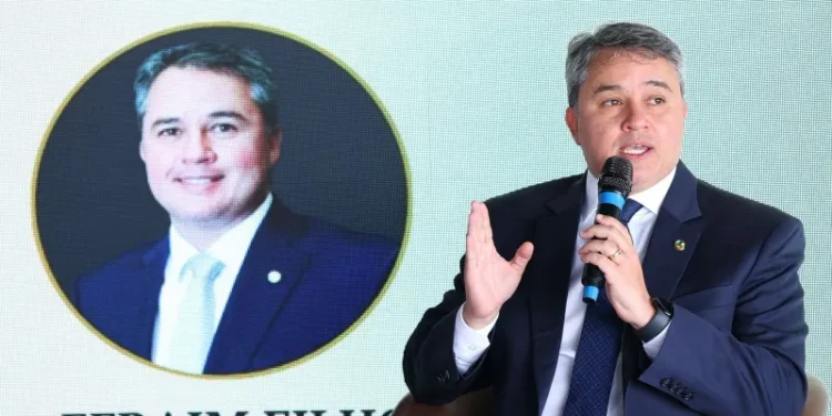 Efraim garante que candidatura ao governo é “irreversível” e já projeta disputa em segundo turno em 2026