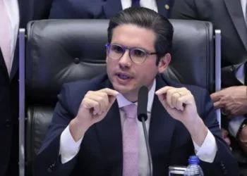 Hugo Motta mostra liderança e pauta votações históricas na Câmara dos Deputados