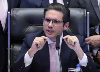 Hugo Motta mostra liderança e pauta votações históricas na Câmara dos Deputados