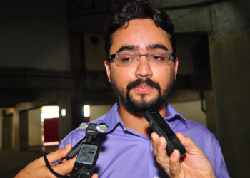 Quem é Tibério Limeira na fila do pão?