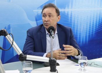 João Azevêdo oficializa apoio a Deusdete Queiroga para vaga no TCE