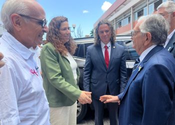 Ao lado de Cícero, Veneziano recepciona ministra da Gestão e inovação em João Pessoa para celebrar convênios que beneficiam instituições da Paraíba