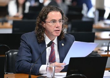Senado aprova Relatório de Veneziano a projeto que proíbe cobrança de bagagem de mão de até 10 kg em voos comerciais
