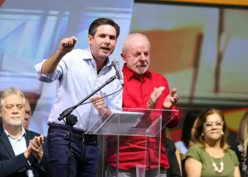 Hugo Motta Propõe Diálogo com Lula para Atualizar Relação Executivo-Câmara