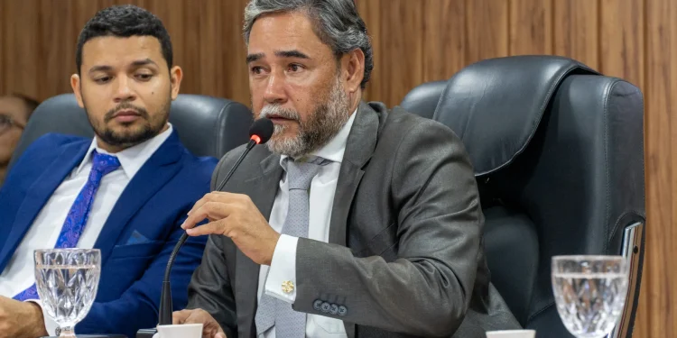 Presidente da Câmara de Bayeux passa por cirurgia e é entubado após acidente