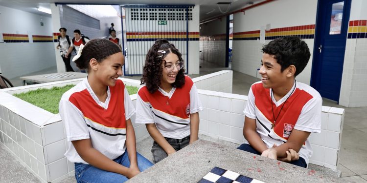 Alunos e professores da Rede Municipal se preparam para intercâmbio no Canadá e Inglaterra