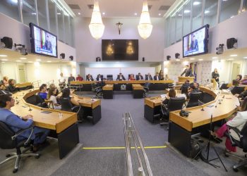 ALPB tem sessão extraordinária nesta sexta-feira para gratificação da PM e taxas em cartórios