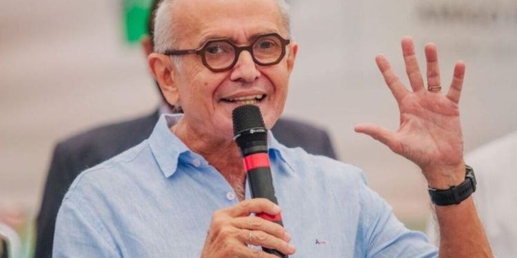 Cícero nega rumores de desistência e demonstra confiança na candidatura de Padre Fabrício ao Senado