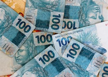 Decreto oficializa novo salário mínimo de R$ 1.621 a partir de 2026