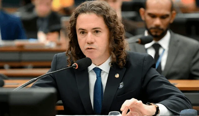 Senador pedirá vista e tramitação da dosimetria pode ficar para 2026