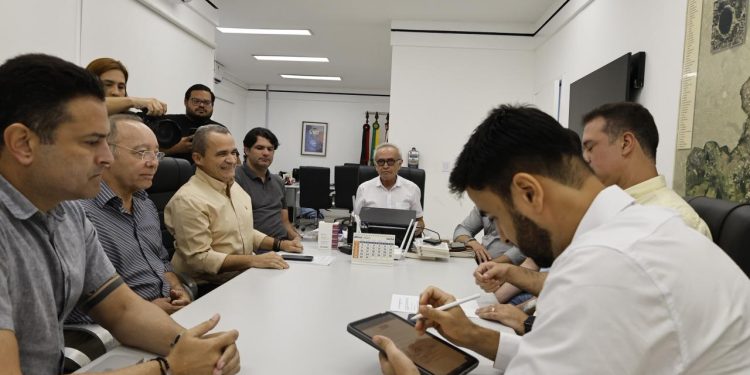 Cícero autoriza início de projetos para restauro da Igreja São Frei Pedro Gonçalves
