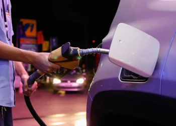 Petrobras reduz preço da gasolina em 5,2% para distribuidoras; diminuição é de R$0,14 centavos