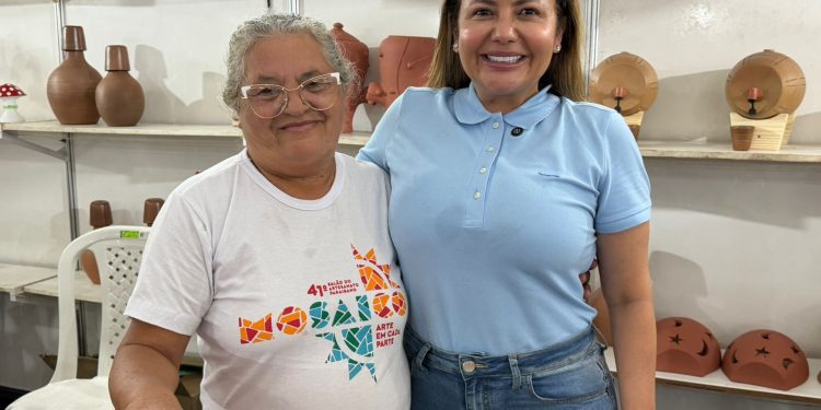 Tacyana Leitão visita Salão de Artesanato e destaca apoio da gestão aos artesãos de Bayeux