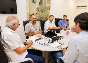 Cícero Lucena renova patrocínio da Prefeitura ao Botafogo-PB e amplia ações sociais