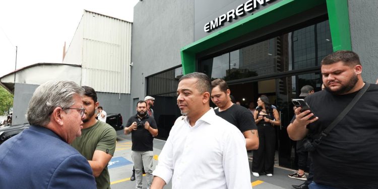 João Azevêdo entrega sede do Empreender e destaca investimentos no programa de microcrédito