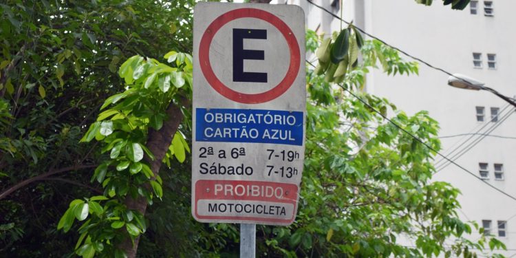 Zona Azul Digital JP funciona diariamente na orla, das 9h às 21h