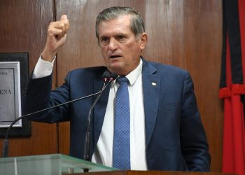 Líder da situação na CMJP rebate críticas da oposição e detalha andamento de obras na cidade