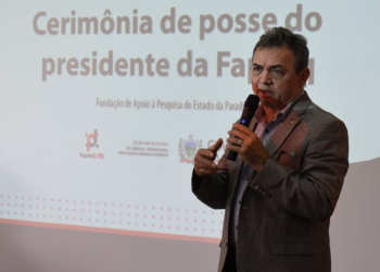 Ex-reitor da UEPB pede exoneração e deixa o governo do Estado