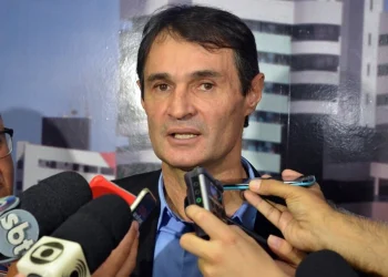 Cotado como um dos nomes a compor como vice a chapa de Cícero, Romero sinaliza preferência a Pedro