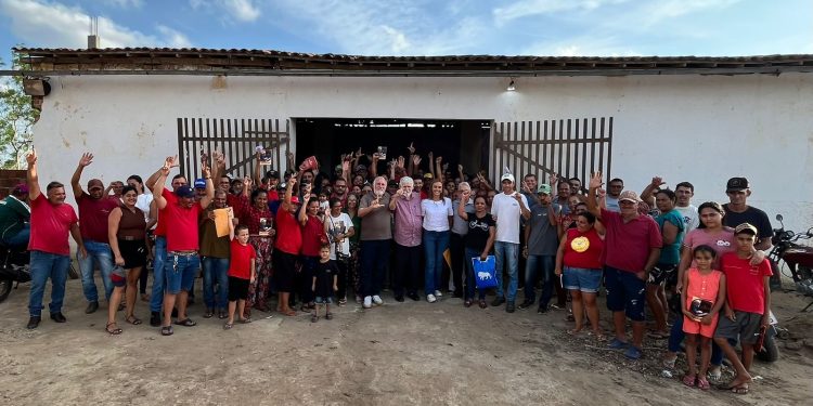 Ao lado de Luiz Couto, Ana Cláudia debate prioridades de ações e investimentos para comunidades rurais da região de Solânea