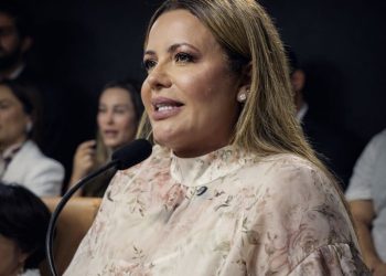 Prefeita Tacyanna Leitão abre ano legislativo e faz balanço da gestão, que vem transformando Bayeux